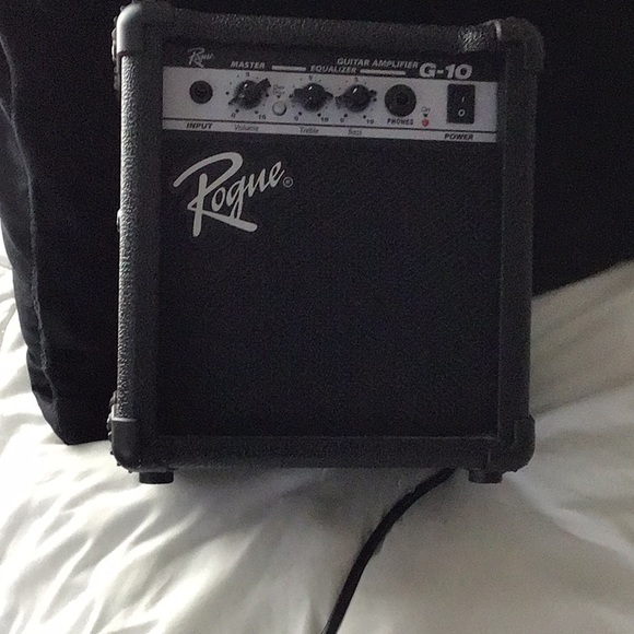 Rogue Amplifier G-10 - Picture 1 of 2